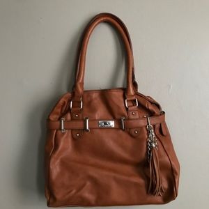 Tan handbag w/ silver chains and clasps
